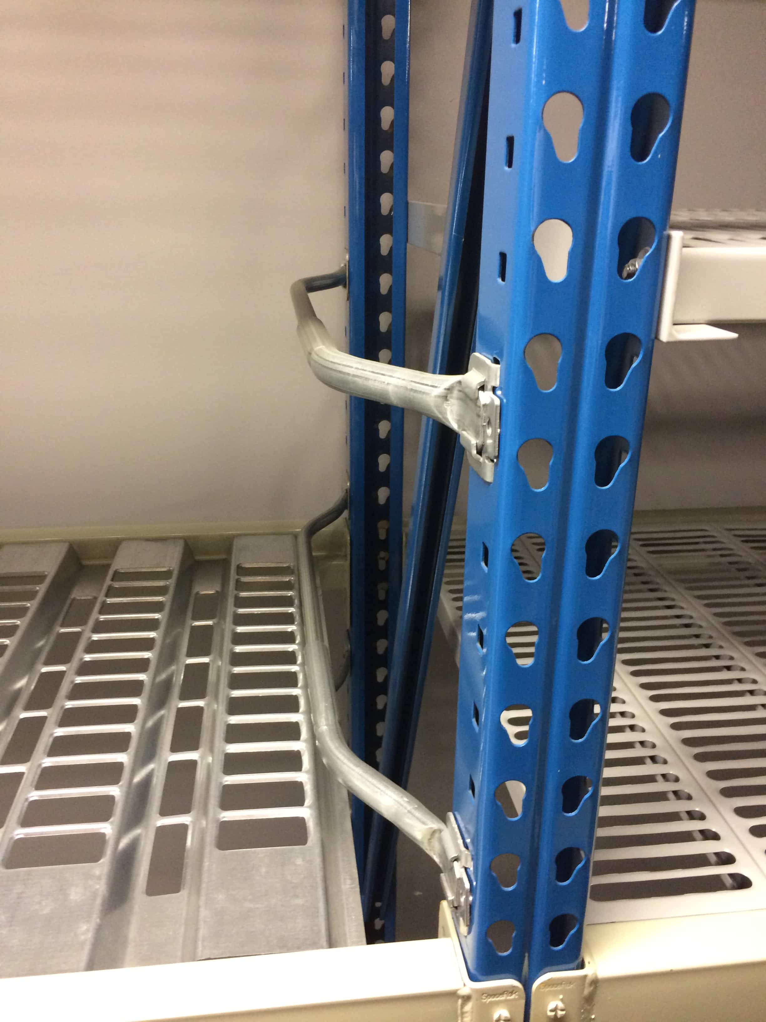 Flue Space Flue keeper on selective racking